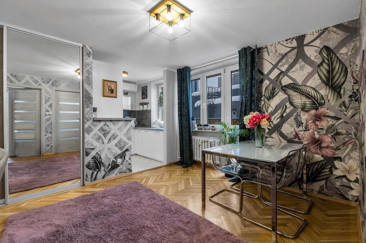 2-bedroom - Balcony, View, Location - By Rentujemy Leilighet *