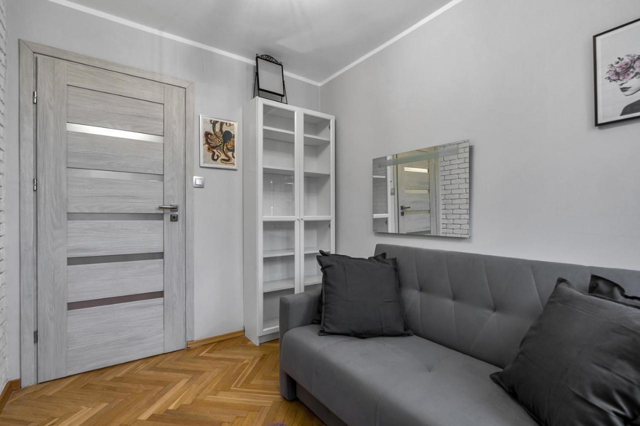 2-bedroom - Balcony, View, Location - By Rentujemy Leilighet *