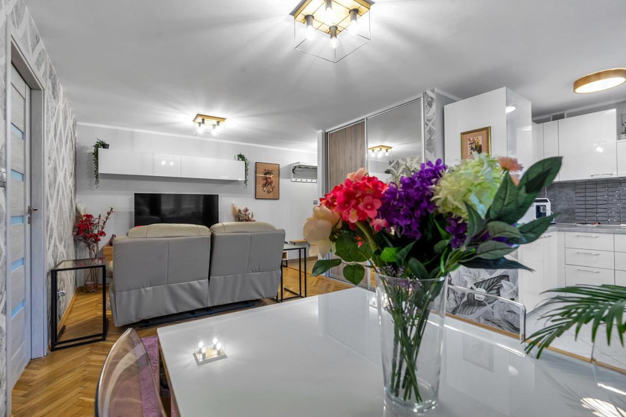 Leilighet 2-bedroom - Balcony, View, Location - By Rentujemy Warszawa