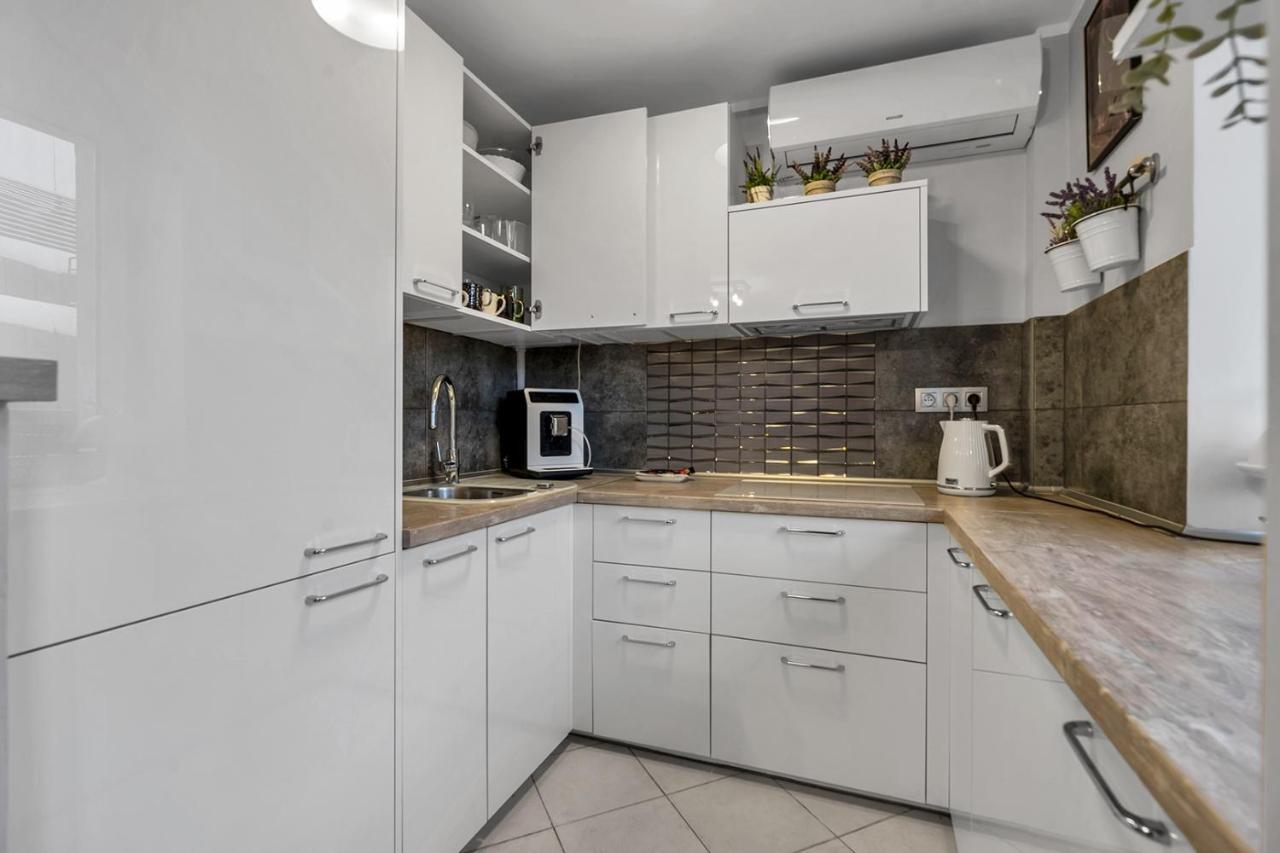 Leilighet 2-bedroom - Balcony, View, Location - By Rentujemy
